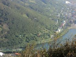 26. Параплан на  фоне Петровской сопки. Петропавловск-Камчатский, 2015.jpg