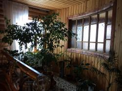 5. Эссо. Гостиница Три медведя, зимний сад. 2013.jpg