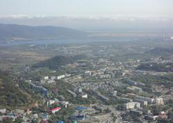 18. Вид со смотровой площадки Мишенной сопки на район кольца хлебозавода. Петропавловск-Камчатский, 2015.jpg