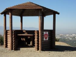 7. Нижняя беседка на Мишенной сопке. Петропавловск-Камчатский, 2015.jpg