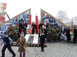 Парк Победы. Почетный караул у мемориала