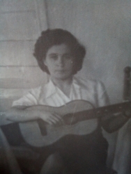 Алла (Айшет) дочь Татьяны Тегретгеут и Сандро Мальсагова