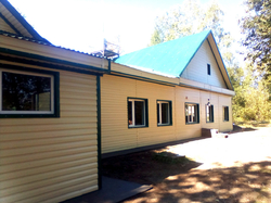 Здание Лазовской средней школы