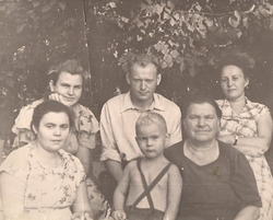 Я с бабушкой, мамой, Вацеком и Ольгой Чаушник
