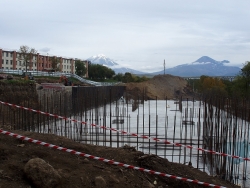 Стройка новой школы 33 на Дачной