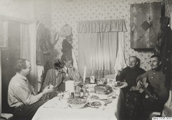 Ренэ, Эстер и Карл в Ключах 1924-29 к125 из 0946.0095.0001.jpg